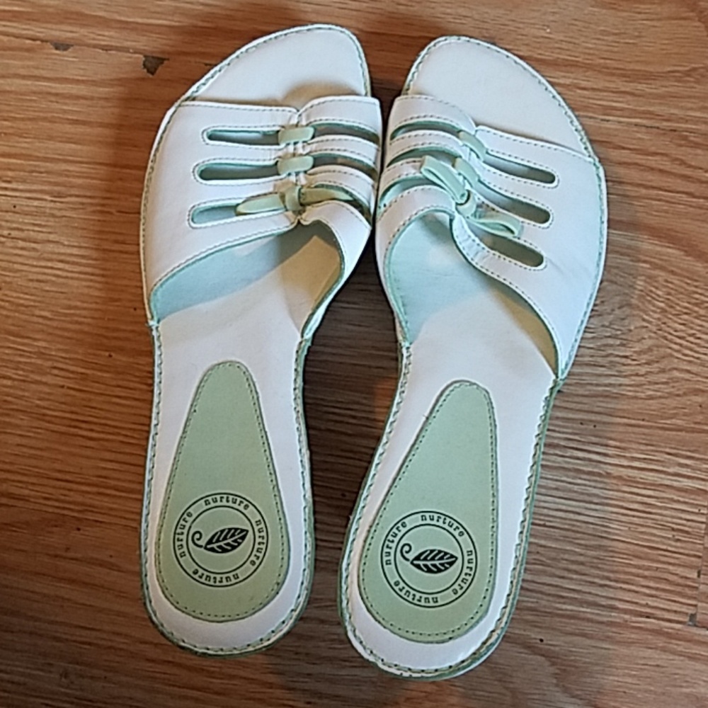 NURTURE SANDAL